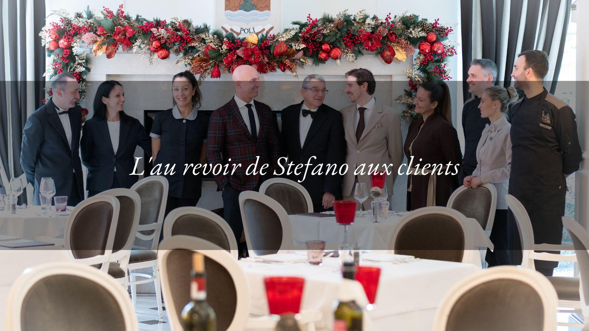 Stefano, notre maître d’hôtel, prend sa retraite et salue tous les clients du Tritone
